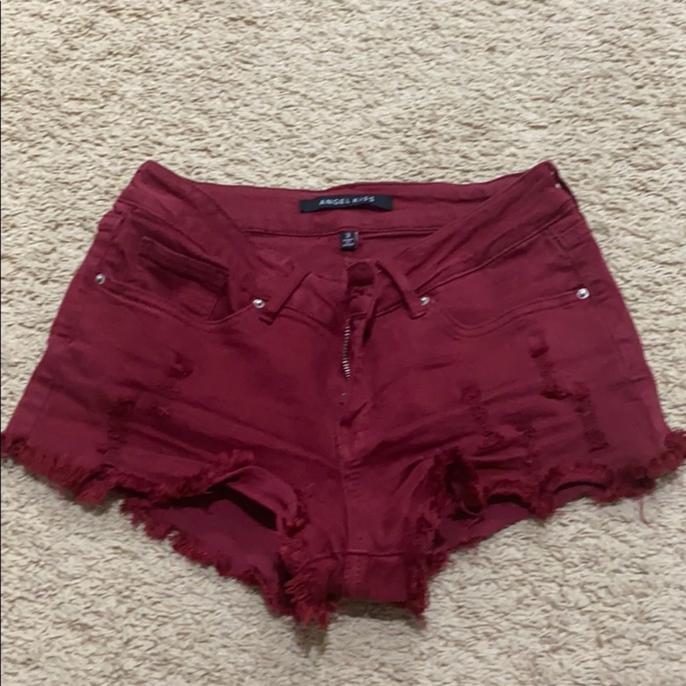 Soft denim distressed shorts with pockets